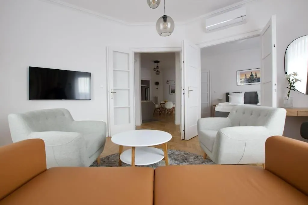 Premium Apartment By Hi - Central 2 Bedroom - Best View Budapest