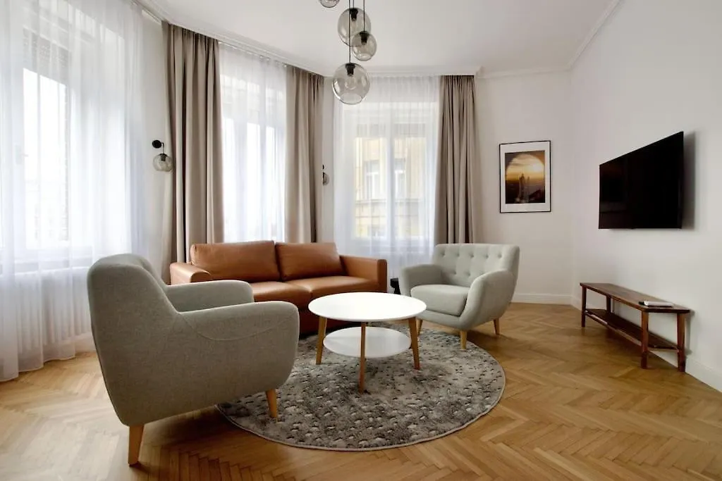 Premium Apartment By Hi - Central 2 Bedroom - Best View Budapest