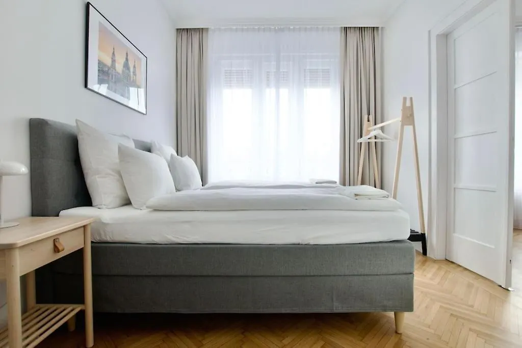 Premium Apartment By Hi - Central 2 Bedroom - Best View Budapest