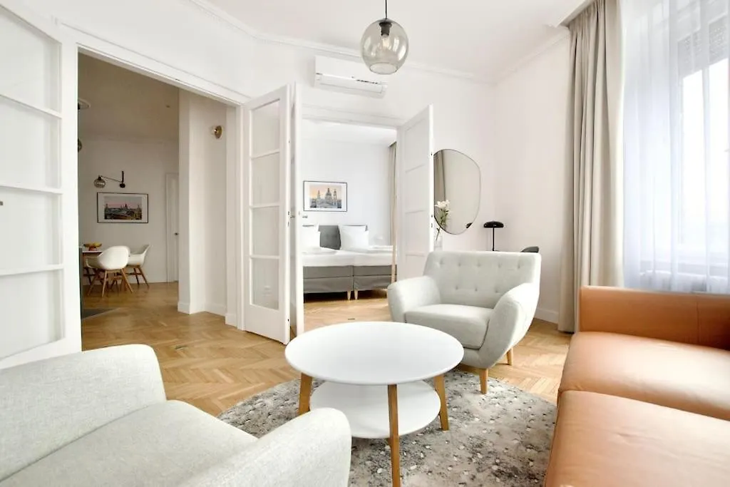 Premium Apartment By Hi - Central 2 Bedroom - Best View Budapest