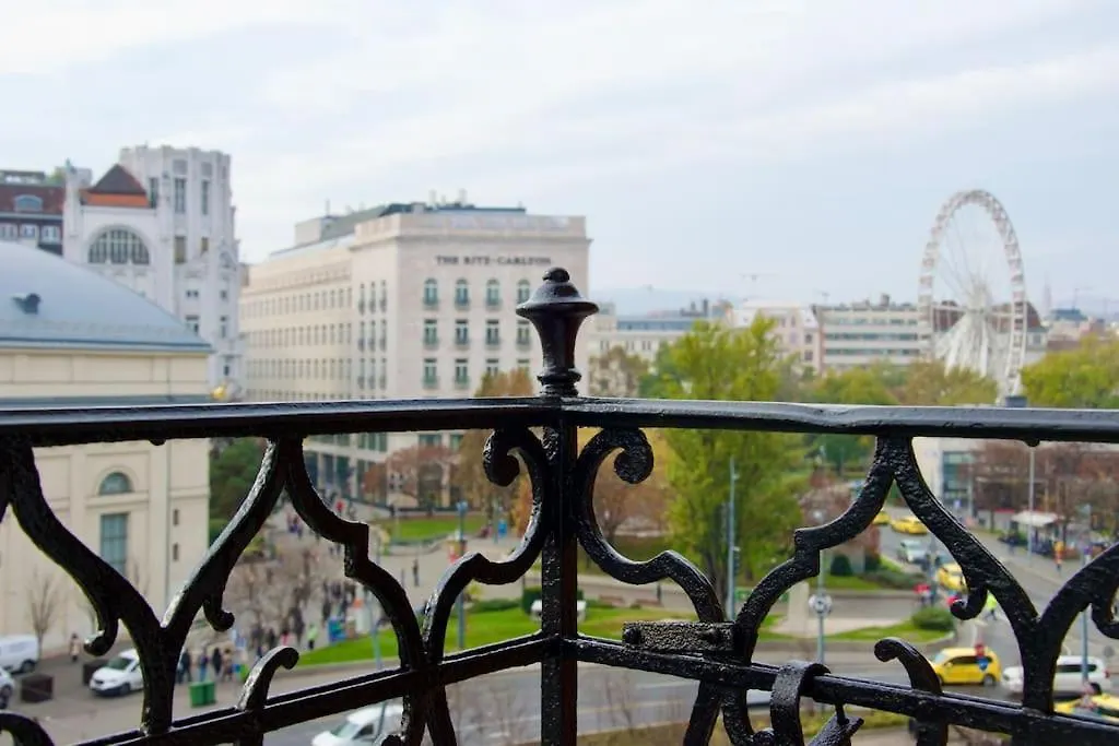 Premium Apartment By Hi - Central 2 Bedroom - Best View Budapest