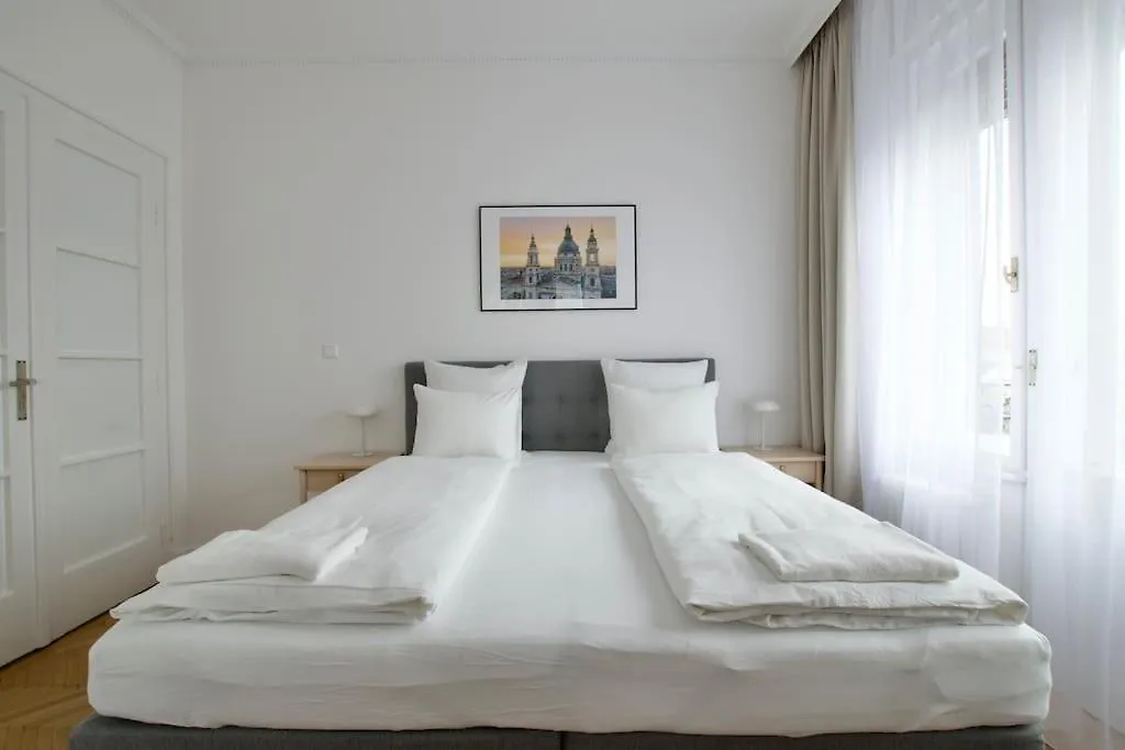 Premium Apartment By Hi - Central 2 Bedroom - Best View Budapest