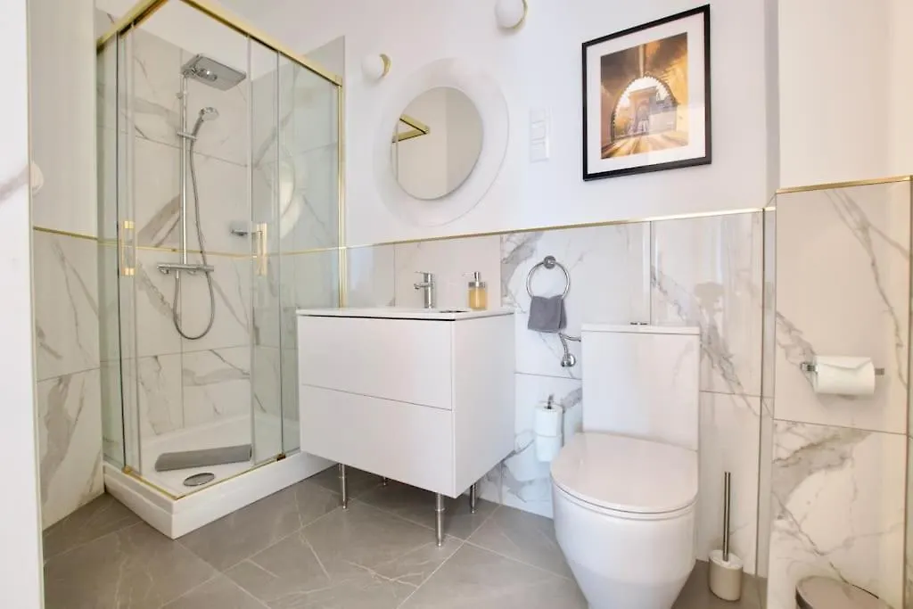Premium Apartment By Hi - Central 2 Bedroom - Best View Budapest Hungary