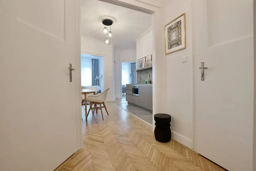 Premium Apartment By Hi - Central 2 Bedroom - Best View Budapest
