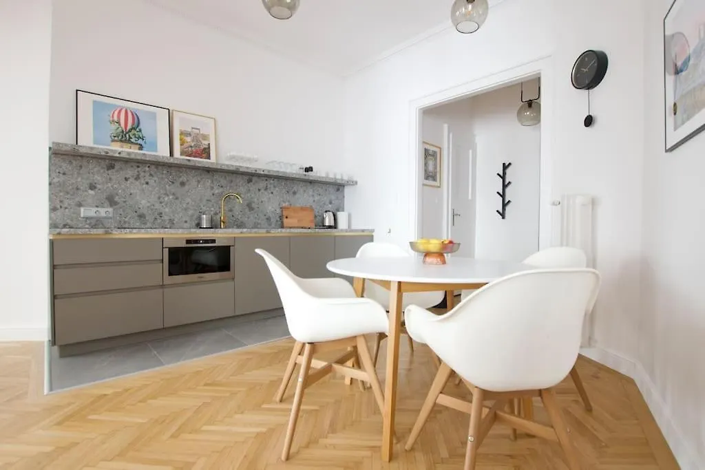 Premium Apartment By Hi - Central 2 Bedroom - Best View Budapest