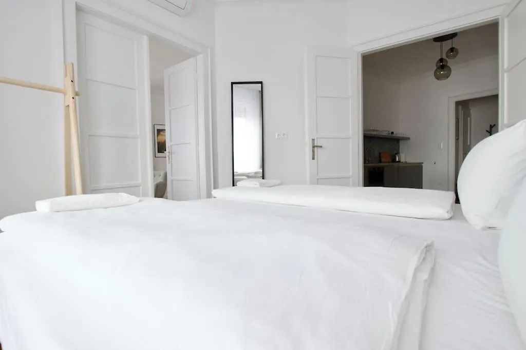 Premium Apartment By Hi - Central 2 Bedroom - Best View Budapeszt